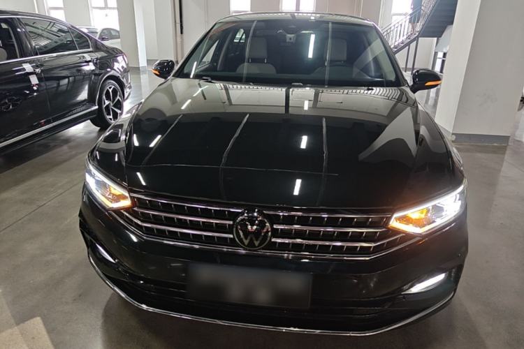 Used Volkswagen Magotan 2023 2 Million Units Commemorative Edition 330TSI DSG Luxury Version Front