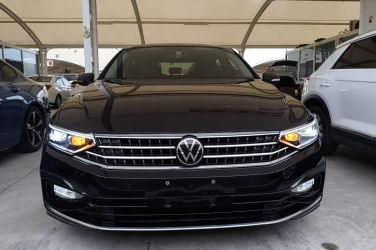 Used Volkswagen Magotan 2023 2 Million Units Limited Edition 330TSI DSG Leading Version Front