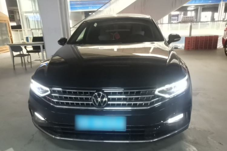 Used Volkswagen Magotan 2023 2 Million Units Commemorative Edition 330TSI DSG Luxury Version Front