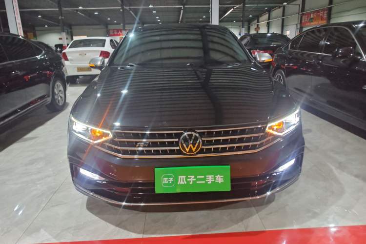 Used Volkswagen Magotan 2023 2 Million Units Limited Edition 330TSI DSG Leading Version Front