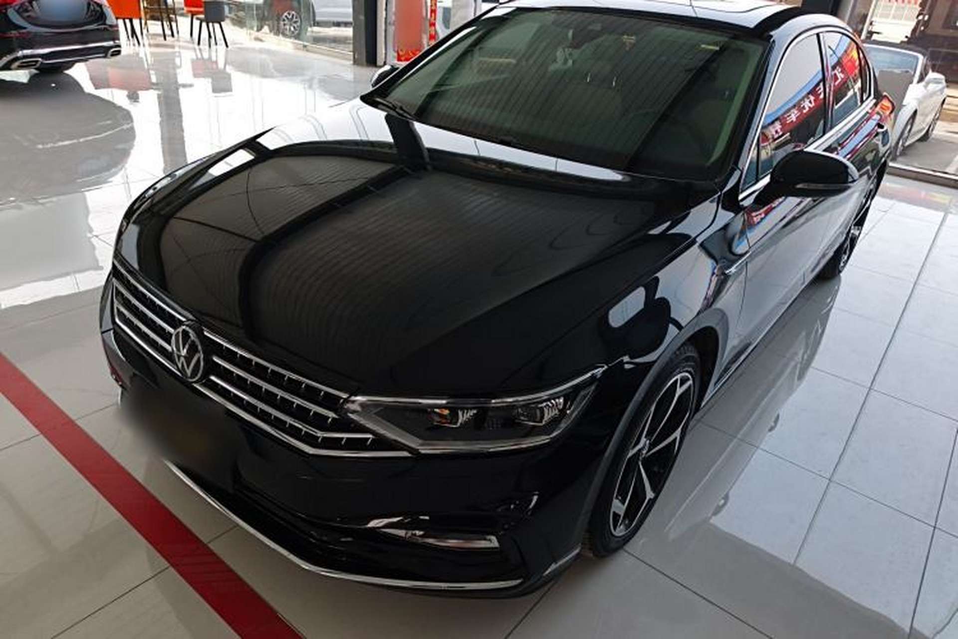 Used Volkswagen Magotan 2023 2 Million Units Commemorative Edition 330TSI DSG Luxury Version Front Left 45 Deg