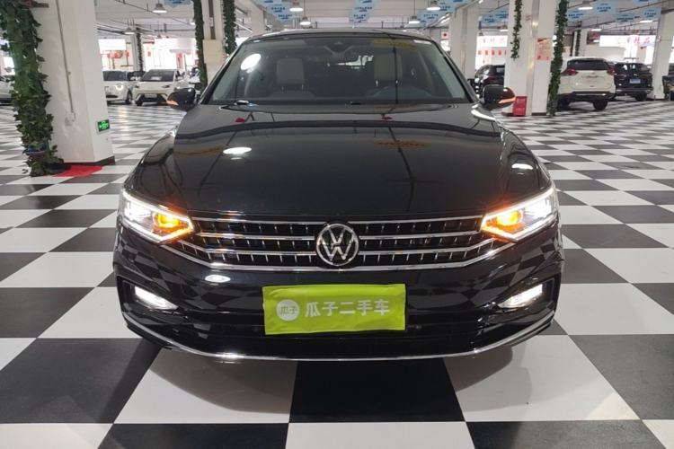 Used Volkswagen Magotan 2023 2 Million Units Commemorative Edition 330TSI DSG Luxury Version Front
