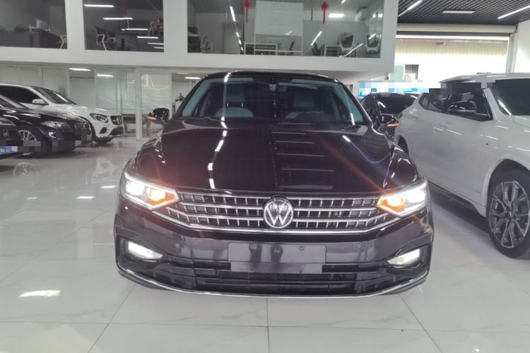 Used Volkswagen Magotan 2023 2 Million Units Limited Edition 330TSI DSG Leading Version Front