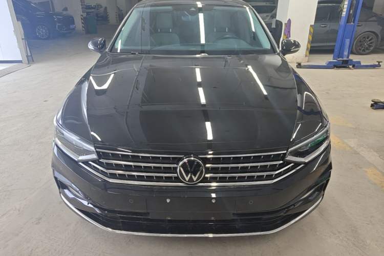 Used Volkswagen Magotan 2023 2 Million Units Commemorative Edition 330TSI DSG Luxury Version Front