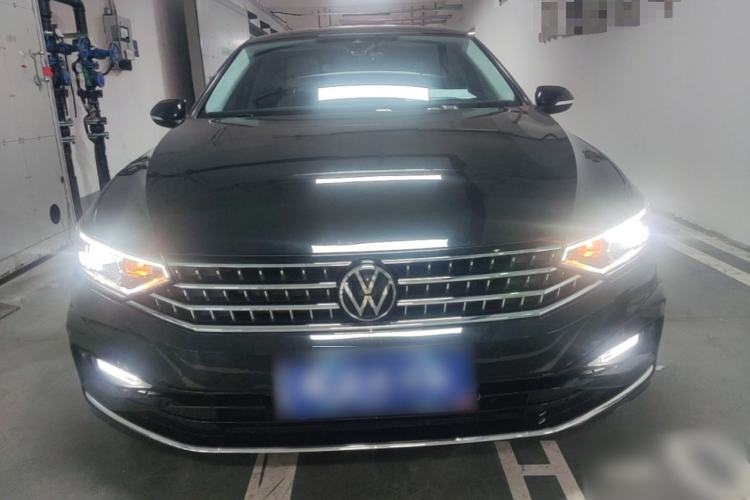 Used Volkswagen Magotan 2023 2 Million Units Commemorative Edition 330TSI DSG Luxury Version Front