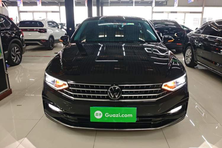 Used Volkswagen Magotan 2023 2 Million Units Commemorative Edition 330TSI DSG Luxury Version Front