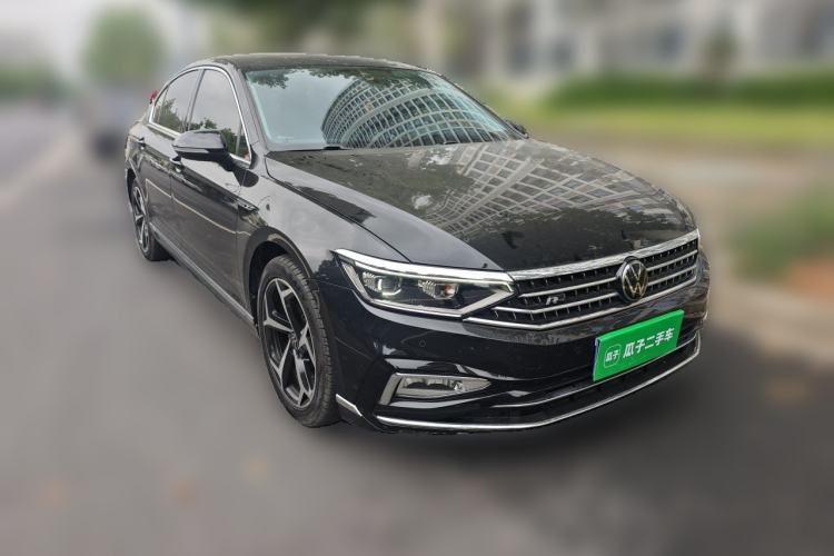 Used Volkswagen Magotan 2023 2 Million Units Commemorative Edition 330TSI DSG Luxury Version Front Right 45 Deg