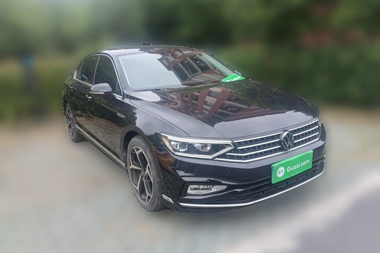 Used Volkswagen Magotan 2023 2 Million Units Commemorative Edition 330TSI DSG Luxury Version Front Right 45 Deg