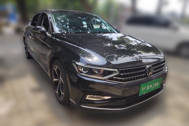 Used Volkswagen Magotan 2023 2 Million Units Commemorative Edition 330TSI DSG Luxury Version Front Right 45 Deg