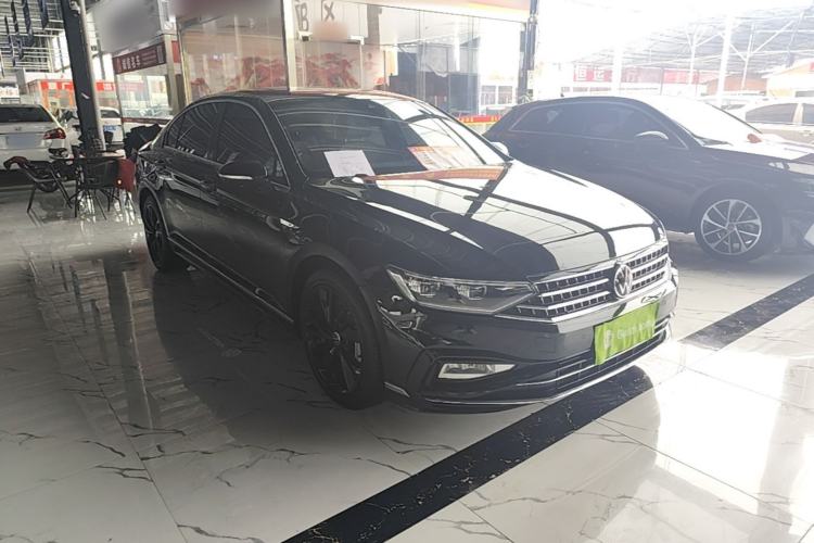 Used Volkswagen Magotan 2023 2 Million Units Commemorative Edition 330TSI DSG Luxury Version Front Right 45 Deg