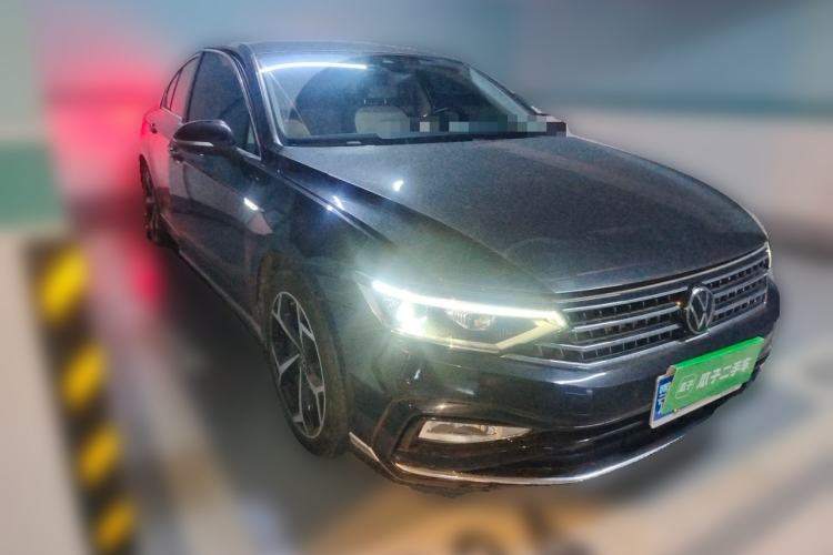 Used Volkswagen Magotan 2023 2 Million Units Commemorative Edition 330TSI DSG Luxury Version Front Right 45 Deg