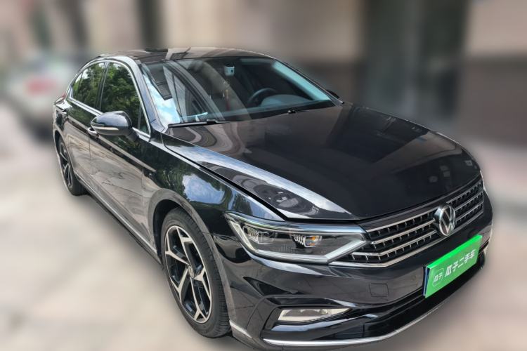 Used Volkswagen Magotan 2023 2 Million Units Limited Edition 330TSI DSG Leading Version Front Right 45 Deg