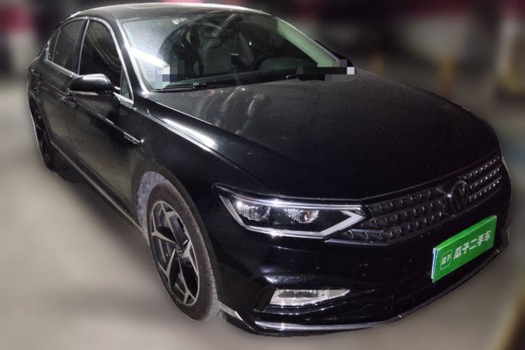 Used Volkswagen Magotan 2023 2 Million Units Commemorative Edition 330TSI DSG Luxury Version Front Right 45 Deg