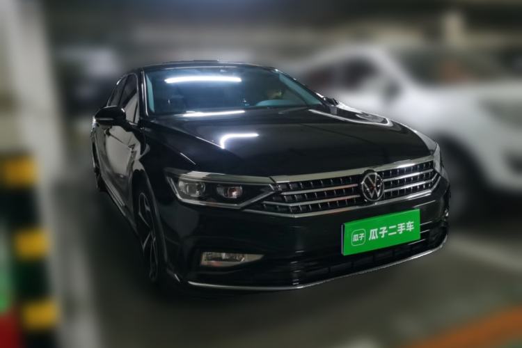 Used Volkswagen Magotan 2023 2 Million Units Commemorative Edition 330TSI DSG Luxury Version Front Right 45 Deg