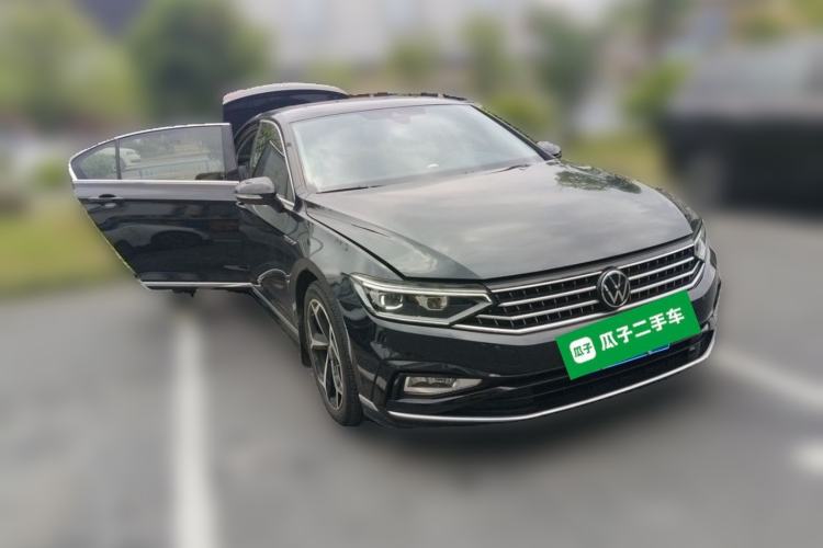 Used Volkswagen Magotan 2023 2 Million Units Commemorative Edition 330TSI DSG Luxury Version Front Right 45 Deg