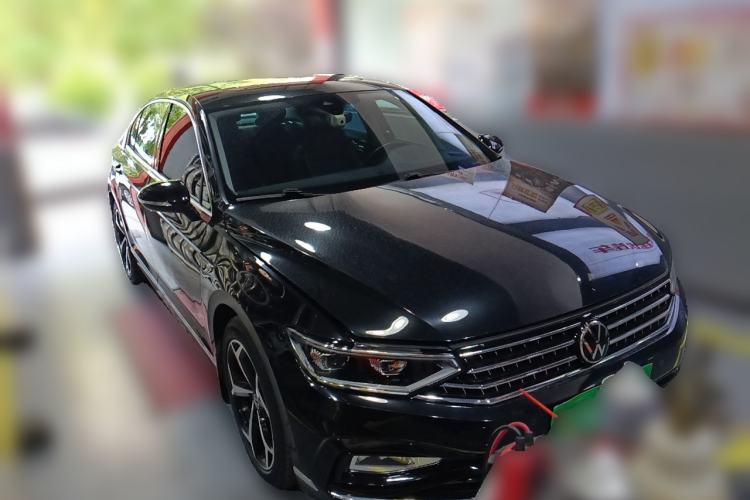 Used Volkswagen Magotan 2023 2 Million Units Commemorative Edition 330TSI DSG Luxury Version Front Right 45 Deg