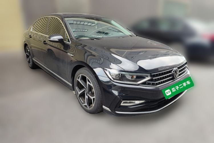 Used Volkswagen Magotan 2023 2 Million Units Commemorative Edition 330TSI DSG Luxury Version Front Right 45 Deg