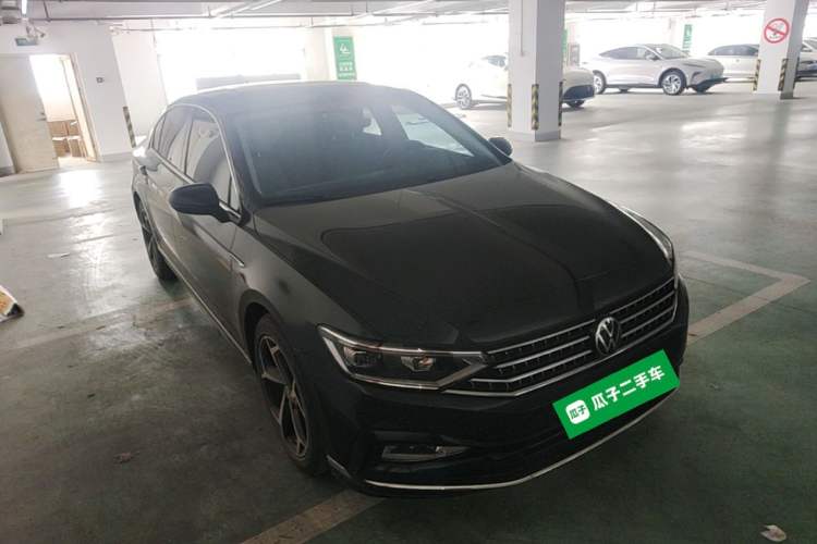 Used Volkswagen Magotan 2023 2 Million Units Commemorative Edition 330TSI DSG Luxury Version Front Right 45 Deg
