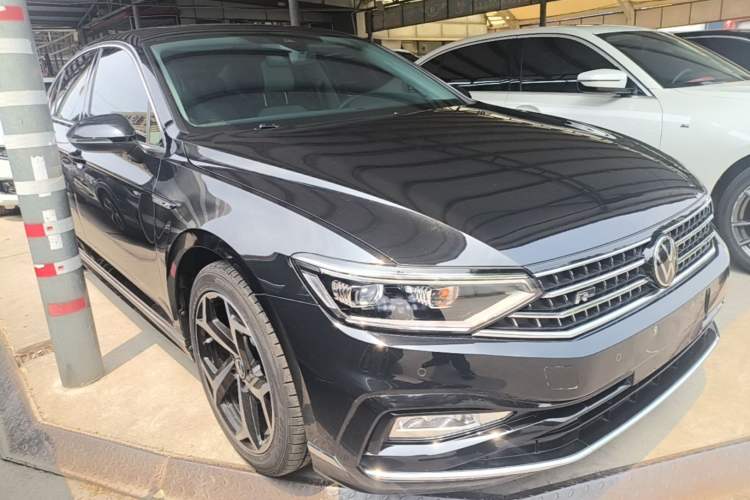 Used Volkswagen Magotan 2023 2 Million Units Commemorative Edition 330TSI DSG Luxury Version Front Right 45 Deg