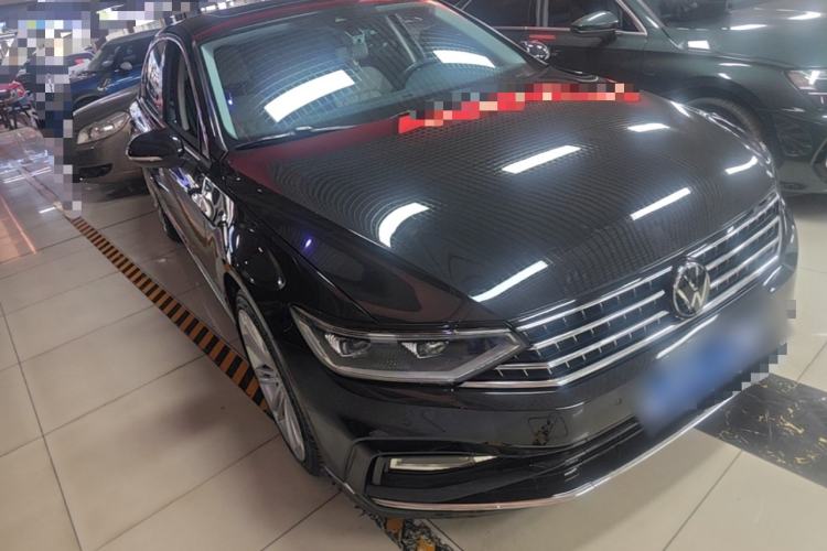 Used Volkswagen Magotan 2023 2 Million Units Commemorative Edition 330TSI DSG Luxury Version Front Right 45 Deg