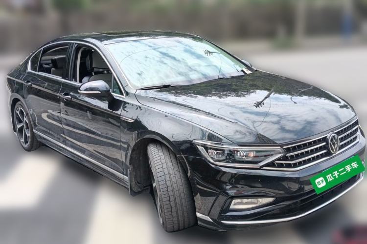 Used Volkswagen Magotan 2023 2 Million Units Commemorative Edition 330TSI DSG Luxury Version Front Right 45 Deg