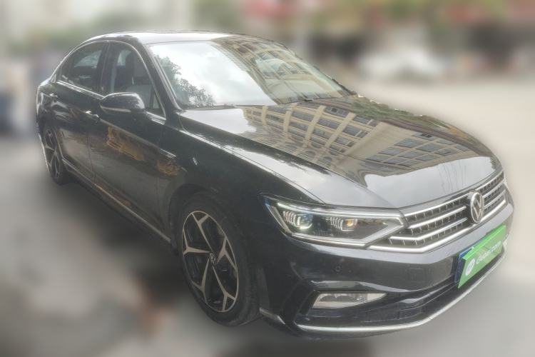 Used Volkswagen Magotan 2023 2 Million Units Commemorative Edition 330TSI DSG Luxury Version Front Right 45 Deg