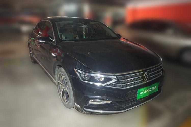 Used Volkswagen Magotan 2023 2 Million Units Commemorative Edition 330TSI DSG Luxury Version Front Right 45 Deg