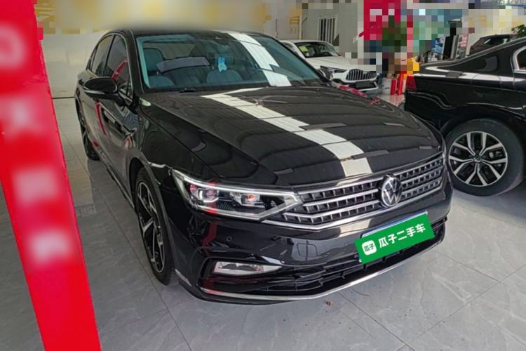 Used Volkswagen Magotan 2023 2 Million Units Commemorative Edition 330TSI DSG Luxury Version Front Right 45 Deg