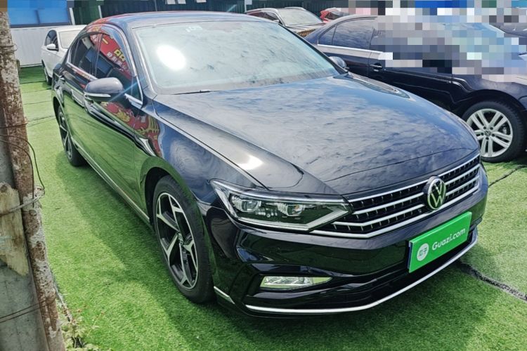 Used Volkswagen Magotan 2023 2 Million Units Limited Edition 280TSI DSG Leading Version Front Right 45 Deg