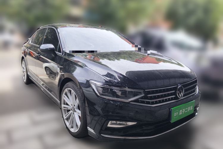 Used Volkswagen Magotan 2023 2 Million Units Limited Edition 330TSI DSG Leading Version Front Right 45 Deg