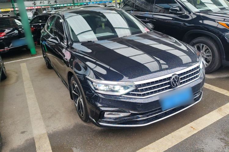 Used Volkswagen Magotan 2023 2 Million Units Commemorative Edition 330TSI DSG Luxury Version Front Right 45 Deg