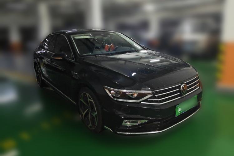 Used Volkswagen Magotan 2023 2 Million Units Commemorative Edition 330TSI DSG Luxury Version Front Right 45 Deg