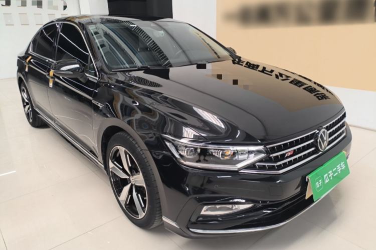 Used Volkswagen Magotan 2023 2 Million Units Commemorative Edition 330TSI DSG Luxury Version Front Right 45 Deg