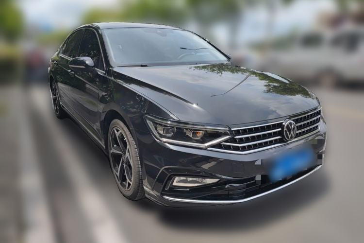 Used Volkswagen Magotan 2023 2 Million Units Commemorative Edition 330TSI DSG Luxury Version Front Right 45 Deg