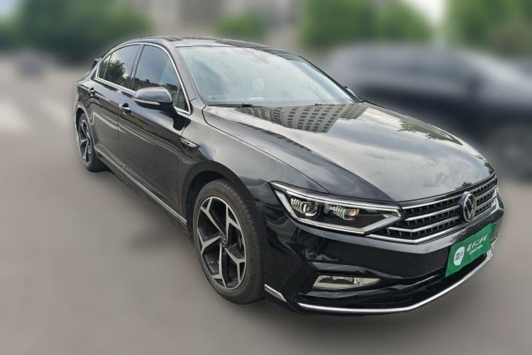 Used Volkswagen Magotan 2023 2 Million Units Commemorative Edition 330TSI DSG Luxury Version Front Right 45 Deg