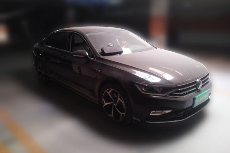 Used Volkswagen Magotan 2023 2 Million Units Commemorative Edition 330TSI DSG Luxury Version Front Right 45 Deg