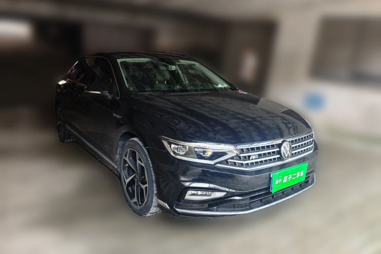Used Volkswagen Magotan 2023 2 Million Units Commemorative Edition 330TSI DSG Luxury Version Front Right 45 Deg