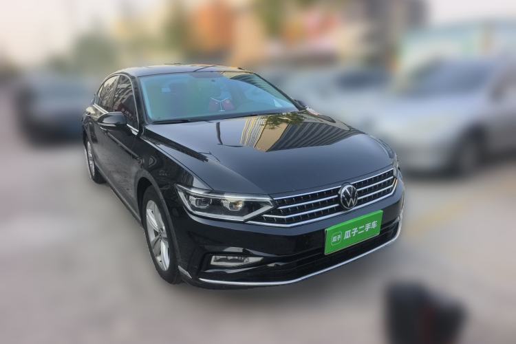 Used Volkswagen Magotan 2023 2 Million Units Limited-Edition 280TSI DSG Comfort Version Front Right 45 Deg