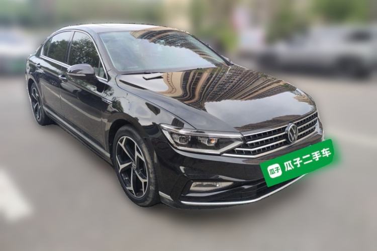 Used Volkswagen Magotan 2023 2 Million Units Commemorative Edition 330TSI DSG Luxury Version Front Right 45 Deg