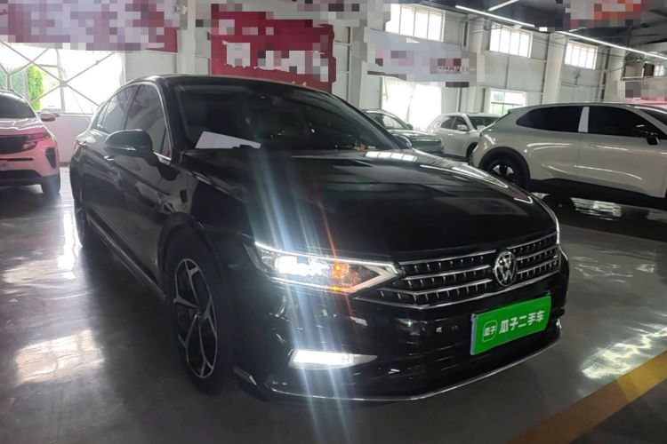 Used Volkswagen Magotan 2023 2 Million Units Limited Edition 280TSI DSG Leading Version Front Right 45 Deg