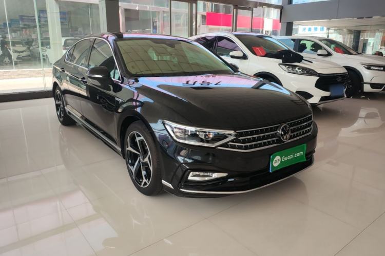 Used Volkswagen Magotan 2023 2 Million Units Commemorative Edition 330TSI DSG Luxury Version Front Right 45 Deg