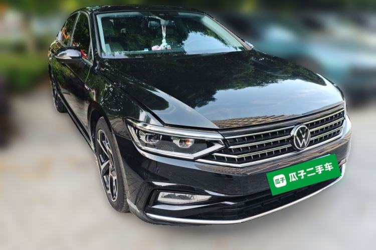Used Volkswagen Magotan 2023 2 Million Units Commemorative Edition 330TSI DSG Luxury Version Front Right 45 Deg