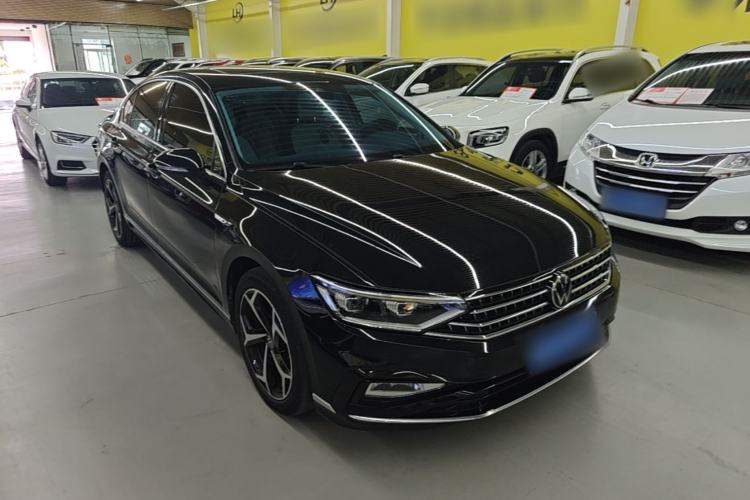 Used Volkswagen Magotan 2023 2 Million Units Commemorative Edition 330TSI DSG Luxury Version Front Right 45 Deg