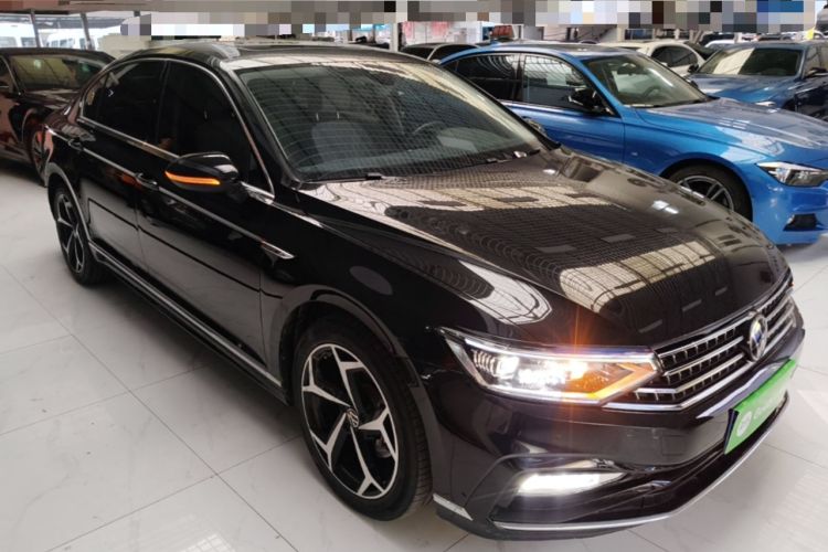 Used Volkswagen Magotan 2023 2 Million Units Commemorative Edition 330TSI DSG Luxury Version Front Right 45 Deg