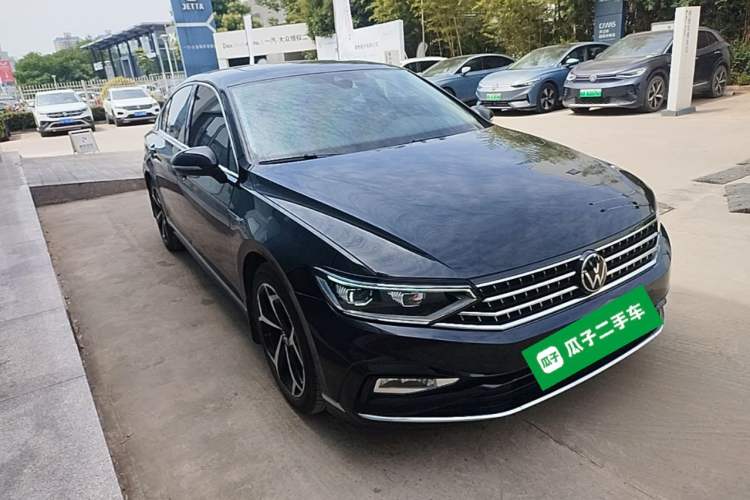Used Volkswagen Magotan 2023 2 Million Units Commemorative Edition 330TSI DSG Luxury Version Front Right 45 Deg
