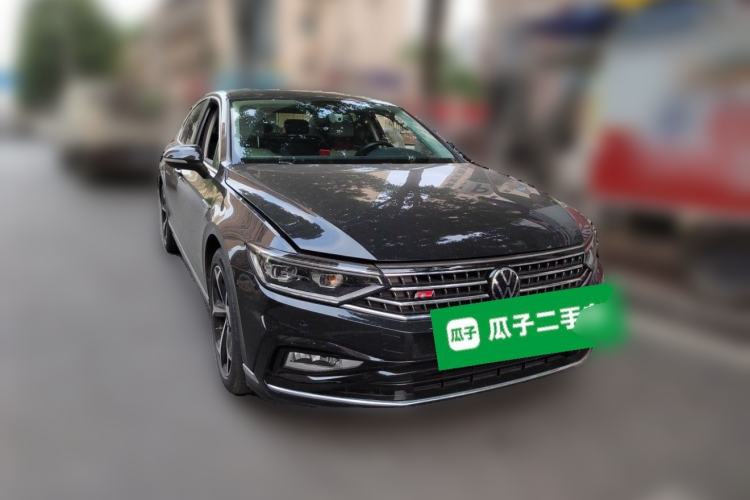 Used Volkswagen Magotan 2023 2 Million Units Commemorative Edition 330TSI DSG Luxury Version Front Right 45 Deg