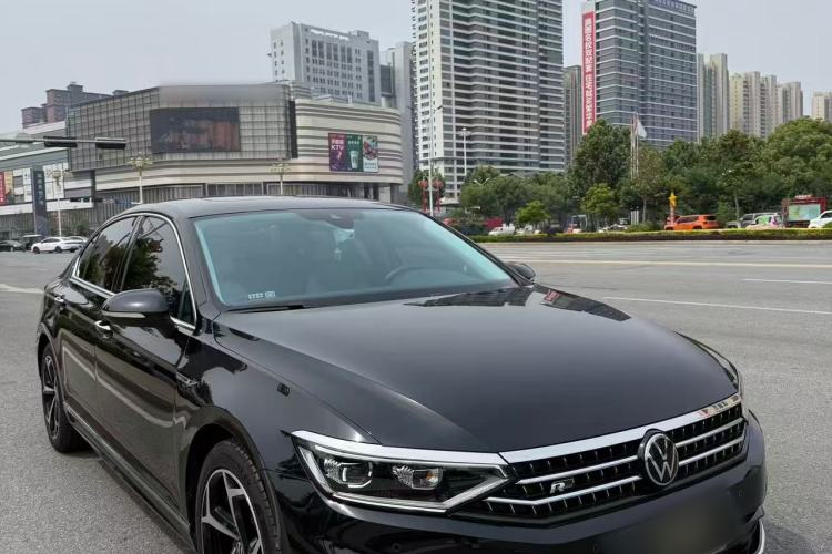 Used Volkswagen Magotan 2023 2 Million Units Commemorative Edition 330TSI DSG Luxury Version Front Right 45 Deg
