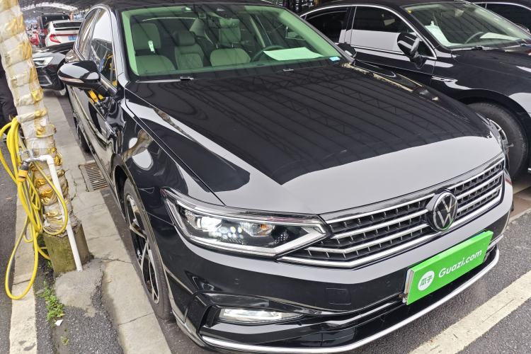 Used Volkswagen Magotan 2023 2 Million Units Commemorative Edition 330TSI DSG Luxury Version Front Right 45 Deg