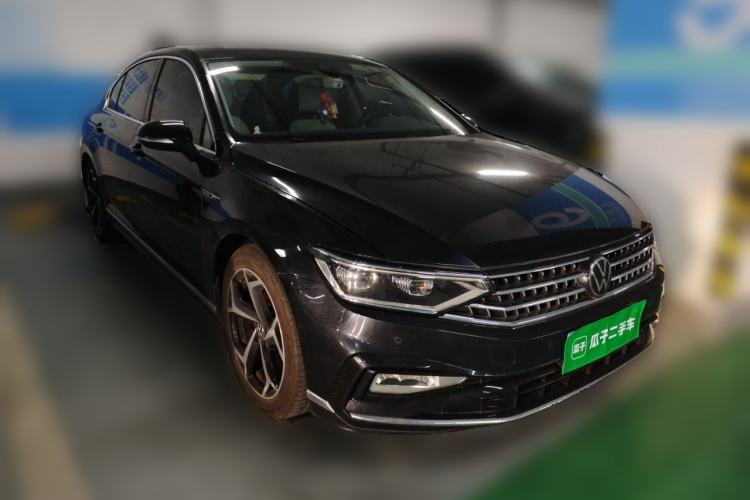Used Volkswagen Magotan 2023 2 Million Units Commemorative Edition 330TSI DSG Luxury Version Front Right 45 Deg
