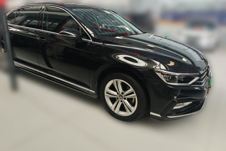 Used Volkswagen Magotan 2023 2 Million Units Limited-Edition 280TSI DSG Comfort Version Front Right 45 Deg